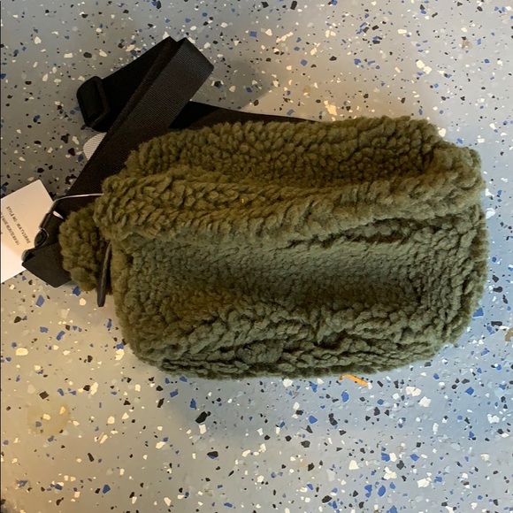 RVCA Handbags - Sherpa fanny pack